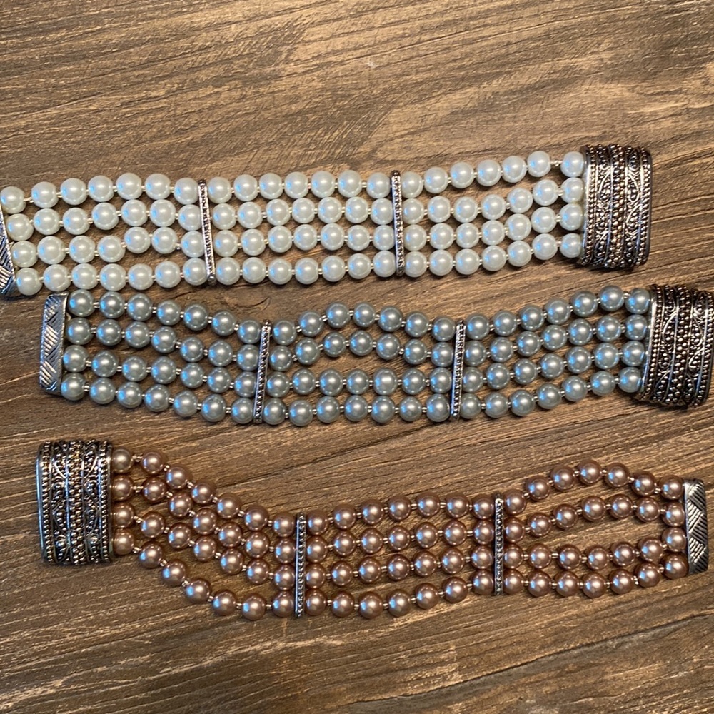Gorgeous!!  Magnetic cuff pearl bracelet.